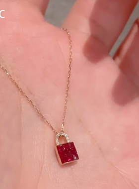 法式微镶超闪红色小锁包项链新年