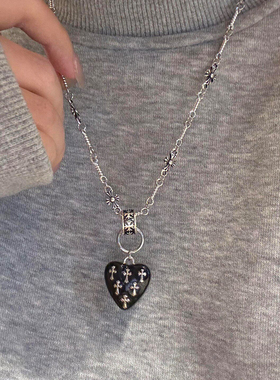 甜酷风黑色十字架爱心项链暗黑风