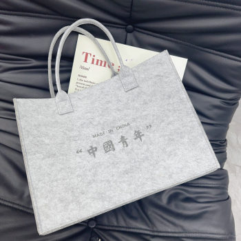 2024 ຖົງຄວາມຮູ້ສຶກໃຫມ່ custom logo tote bag companion gift box diagonal cross handbag engraved text picture