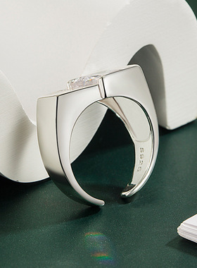 新款字母复古高级感轻奢幸运戒指