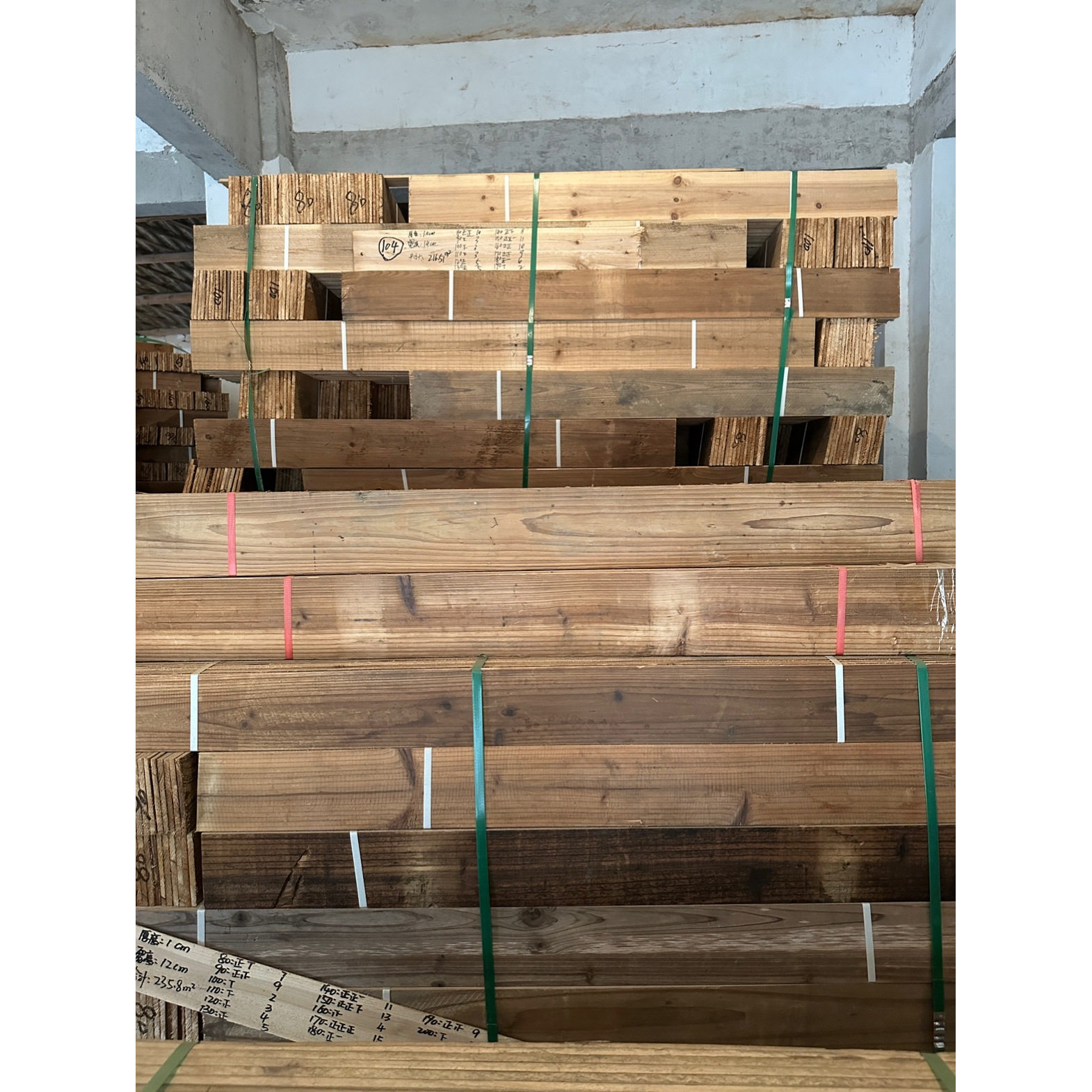 仿旧装修原木色老木板旧木板复古风化木板实木地板仿古背景墙装饰,淘宝优惠券,粉丝福利购,淘宝优惠卷