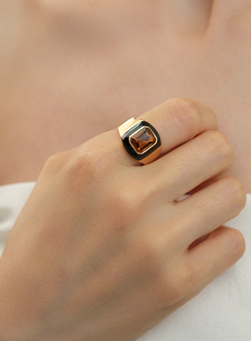 RCRetroChic罗马棕色盾牌戒指