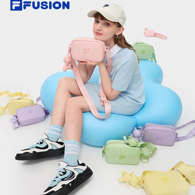 FILAFUSION ກະເປົ໋າບ່າຄູ່ແບຣນ trendy