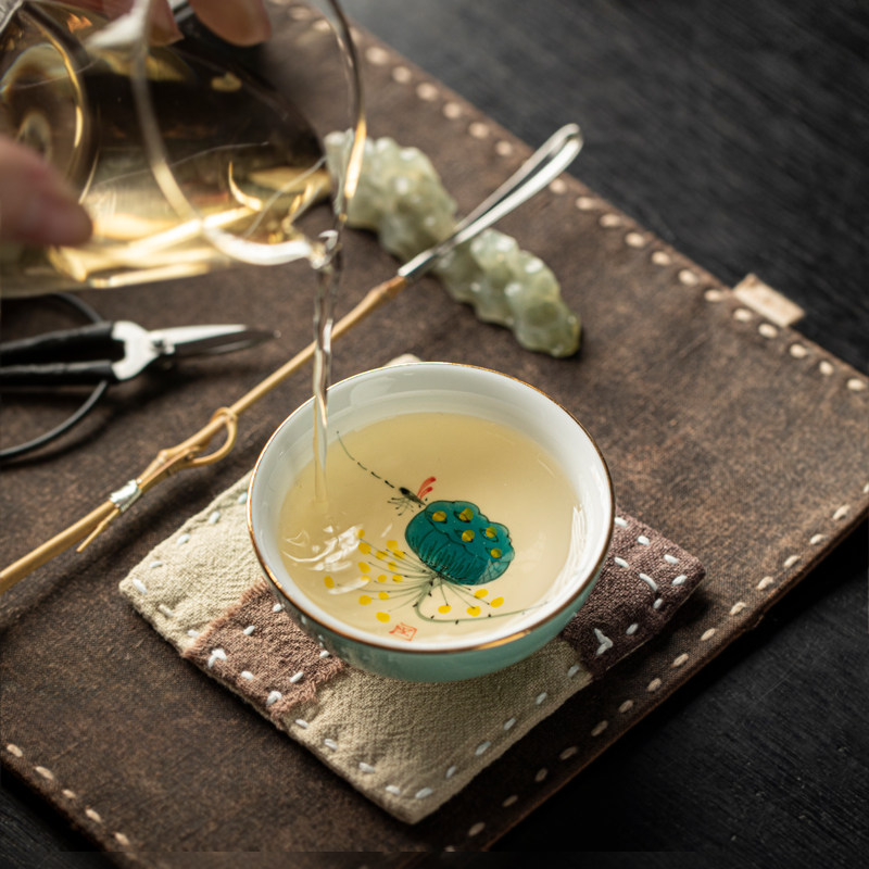 色釉手绘描金普洱杯功夫茶具釉下彩荷花品茗杯陶瓷家用茶室小茶杯,淘宝优惠券,粉丝福利购,淘宝优惠卷