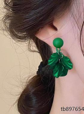 红色超仙花瓣耳环耳饰高级复古气质玫瑰耳钉网红中国风高级感洋气