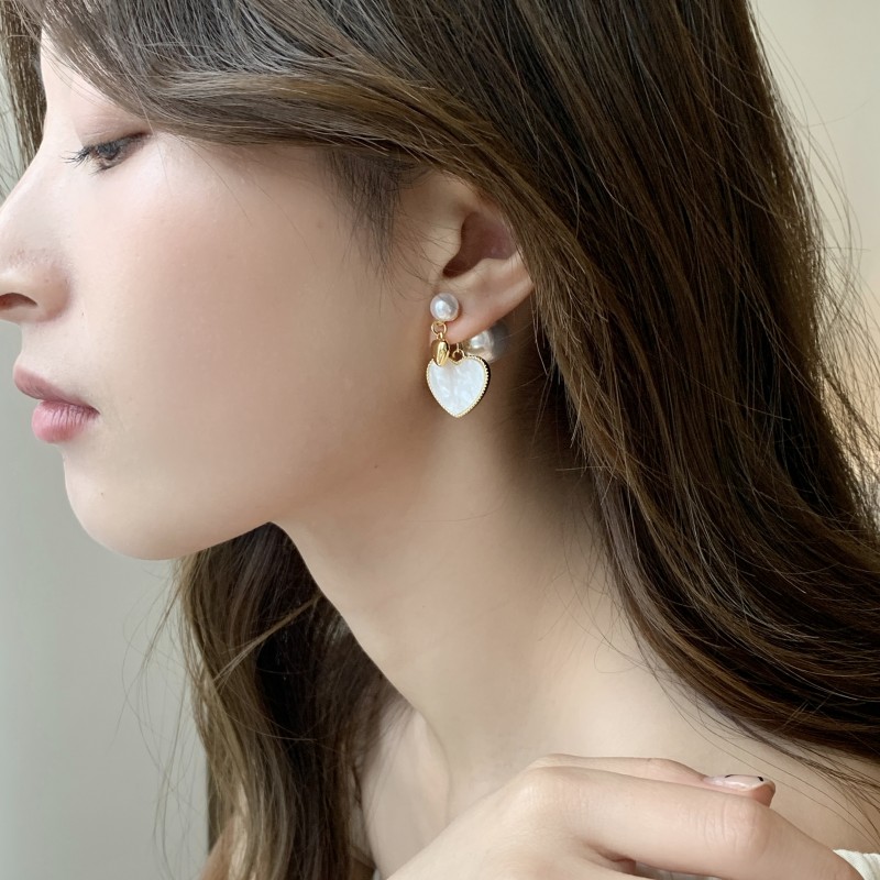 新款法式明星同款爱心白贝母耳钉女韩国气质简约桃心珍珠心形 - 图0