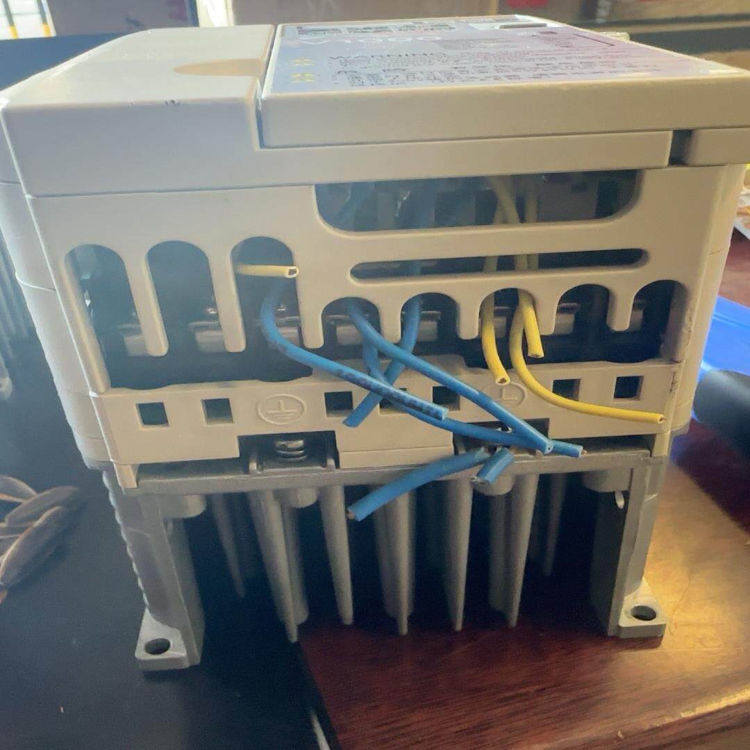 安川变频器CIMR-VB4A0004BBA成色很漂亮 - 图0