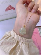 Natural and field jade cat claw pendant 18K gold buckle clear water cute with necklace cute claw lock bone chain animal jade decoration