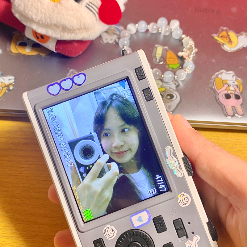 SNSN C24 ccd数码相机带WIFI自拍学生高清复古双镜头内伸缩可遥控 - 图3