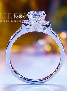 D色莫桑石三钻戒指女款