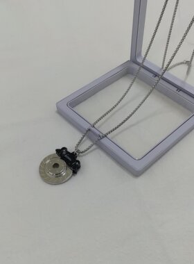 一页出品！汽车刹车盘项链男款潮牌嘻哈吊坠个性机车风学生配饰