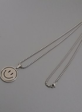 一页出品！旋转笑脸简约钛钢项链男女款街头蹦迪潮牌吊坠配饰挂件