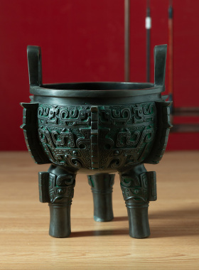 黄铜入己鼎仿古青铜器鼎香炉摆件