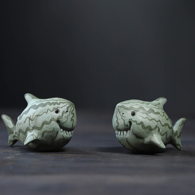 Creative handmade purple sand tea pet, small shark melon, watermelon, shark ornaments, tea tray, desktop decorations, exquisite tea sets