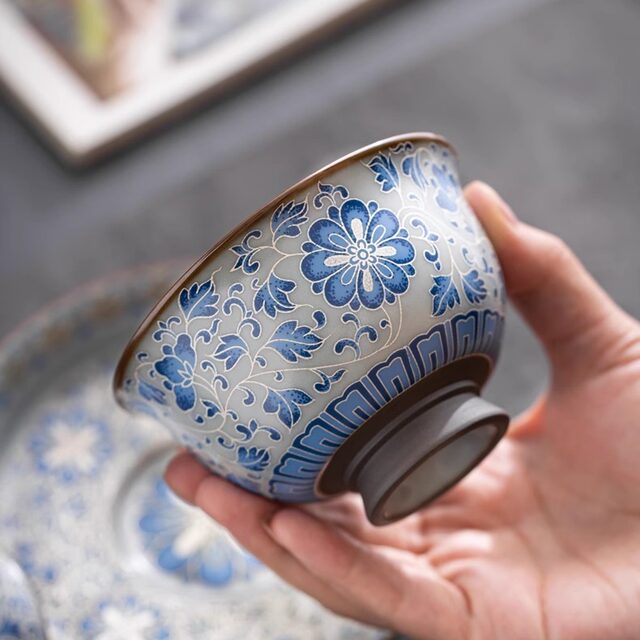Antique Ru kiln blue and white porcelain three-capacity bowl, large ceramic tea cup, single high-end Kung Fu tea with lid, not hot to touch