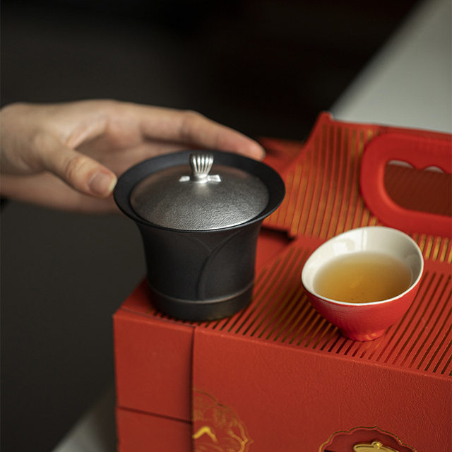 Forbidden City Cultural and Creative Kung Fu Tea Set Gift Box Ceramic Cover Bowl Tea Cup Set High-end Business Souvenirs