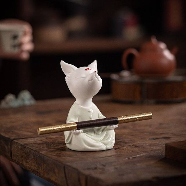 Creative and cute tea pet ornaments, fox pen holder, tea needle, tea clip holder, kung fu tea set, tea ceremony accessories, desktop tea toy