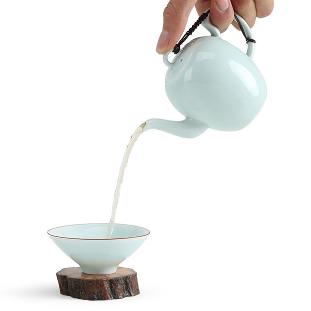 Yingqing Beauty Shoulder Ceramic Teapot for Tea Household 2025 New Xishi Small Single Pot Kung Fu Tea Set Tea Water Separation
