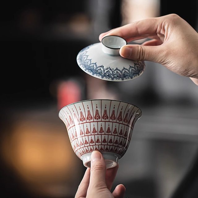 Dunhuang Cultural and Creative Thousand Buddhas and Three Talents Covered Bowl Single High-end Ceramic Cup Blue and White Ceramic Kung Fu Tea Set Tea Bowl Home Use