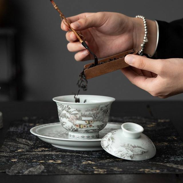 Xunmei White Porcelain Kung Fu Tea Set in Snow Scenery High-end Anti-scalding Tea Bowl Drinking Cup Complete Tea Set Gift Gift