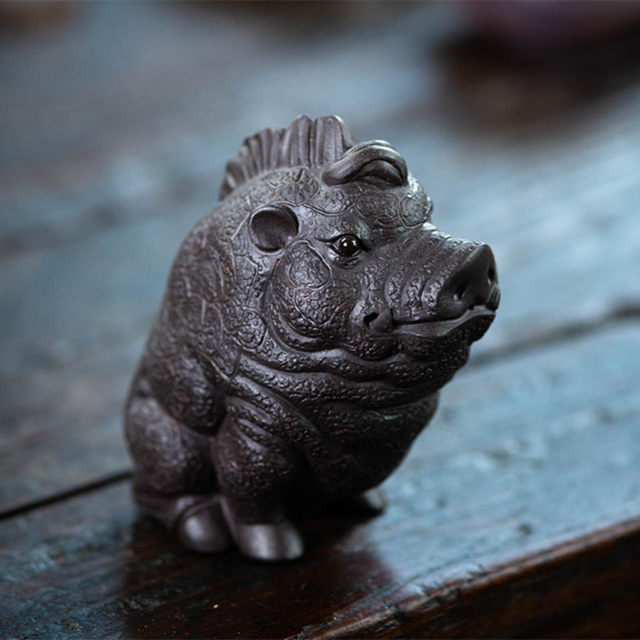 Yixing handmade purple clay tea pet wild boar lucky ornaments tea set boutique can be raised tea table desktop tea room decorations