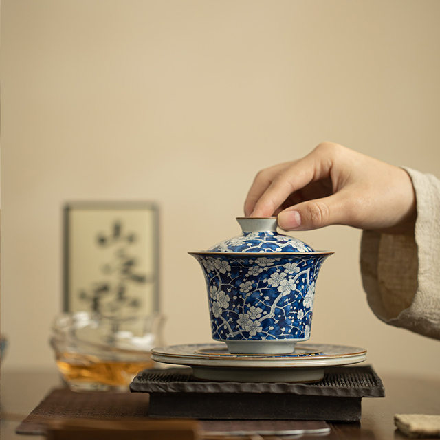 Ru kiln blue and white ice plum horseshoe three-cai bowl, non-hot, single high-end ceramic tea cup, kung fu tea set, large tea bowl