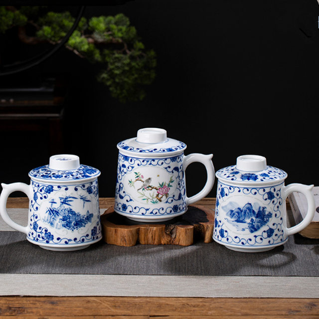 Jingdezhen blue and white ceramic tea cup tea water separation office filter porcelain cup with lid household single cup with handle