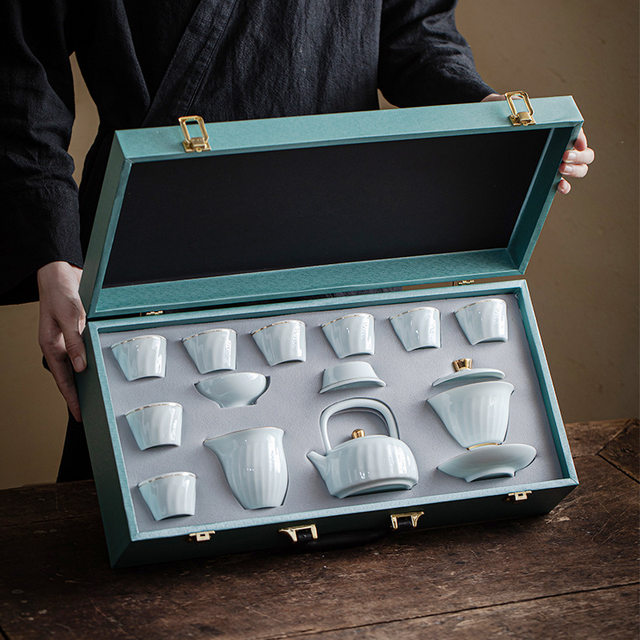 High-end Yingqing Ceramic Kung Fu Tea Set Covered Bowl Teapot Teacup Set Home Tea Making High-end Light Luxury 2026 New Style