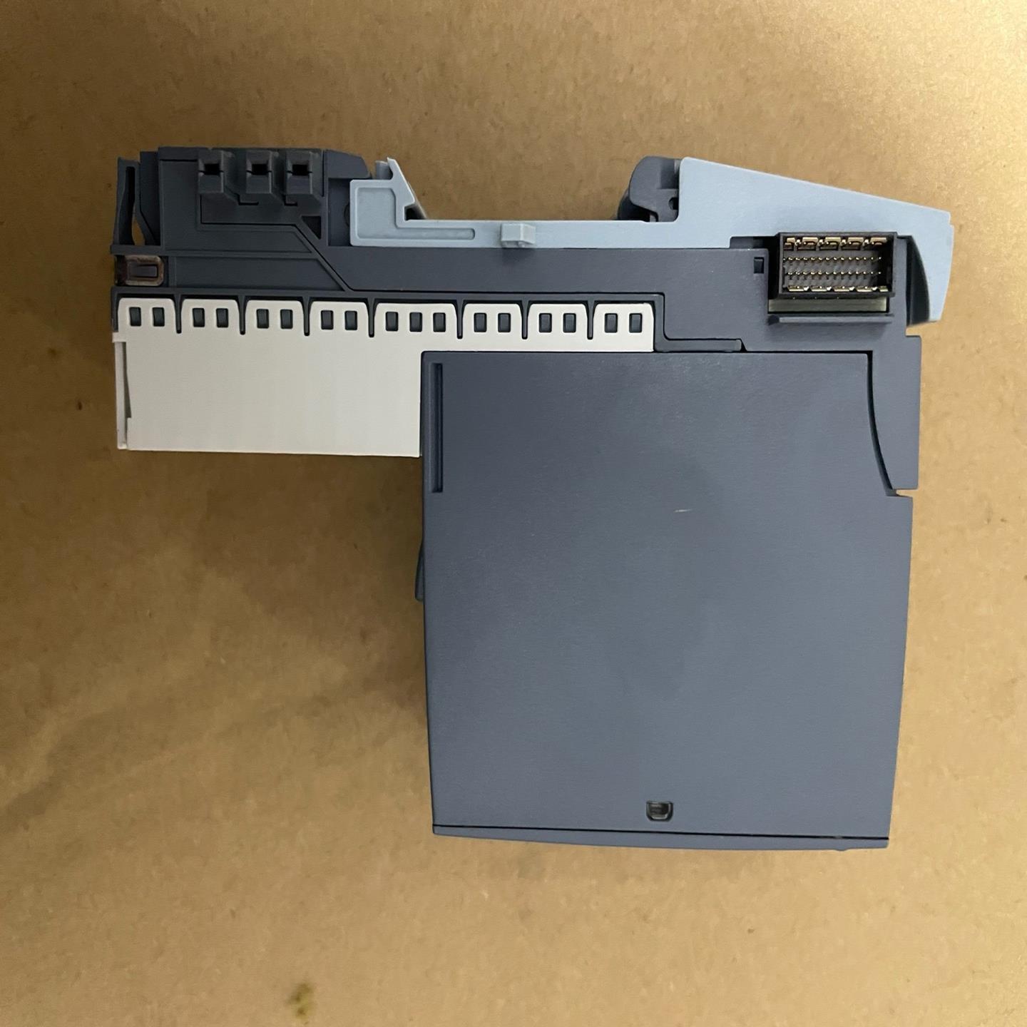 （设备配件）西门子ET200EP模块 137-6AA01-0BA0，实图 - 图1