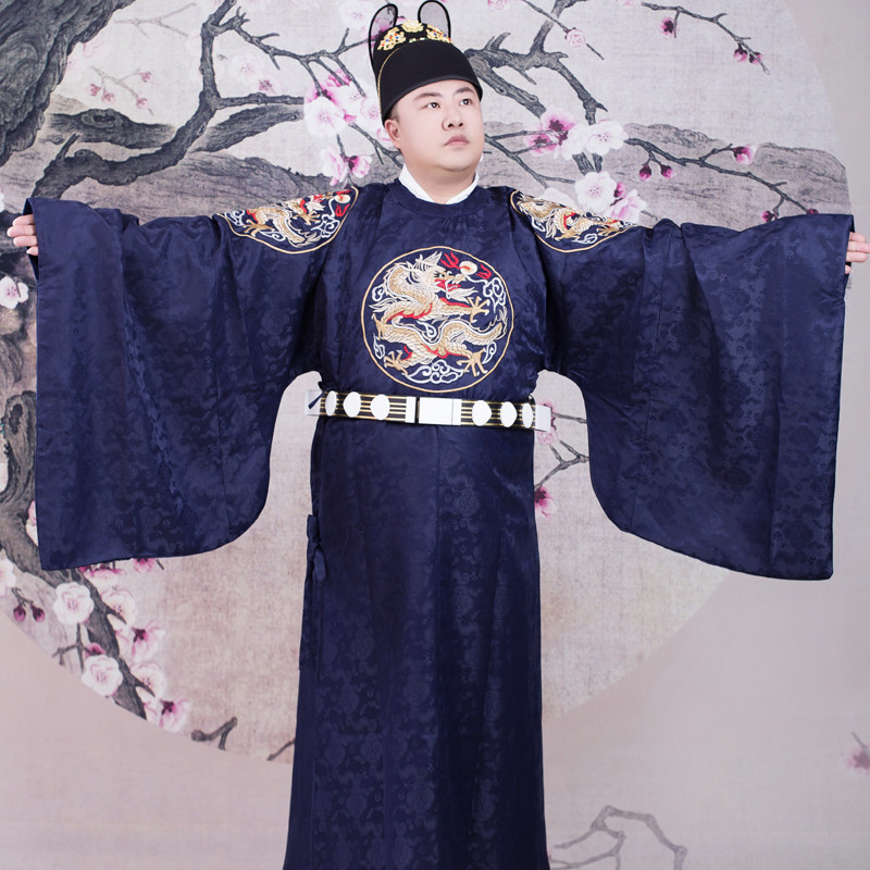 明制圆领袍男士汉服红色中式婚服宽松大襟四团龙纹补服曳撒春夏季_虎窝淘