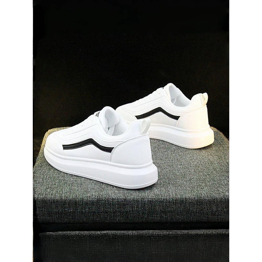 高端真皮白色男鞋2024新精神男孩运动鞋夫妇风格厚底增高运动鞋 - 图2