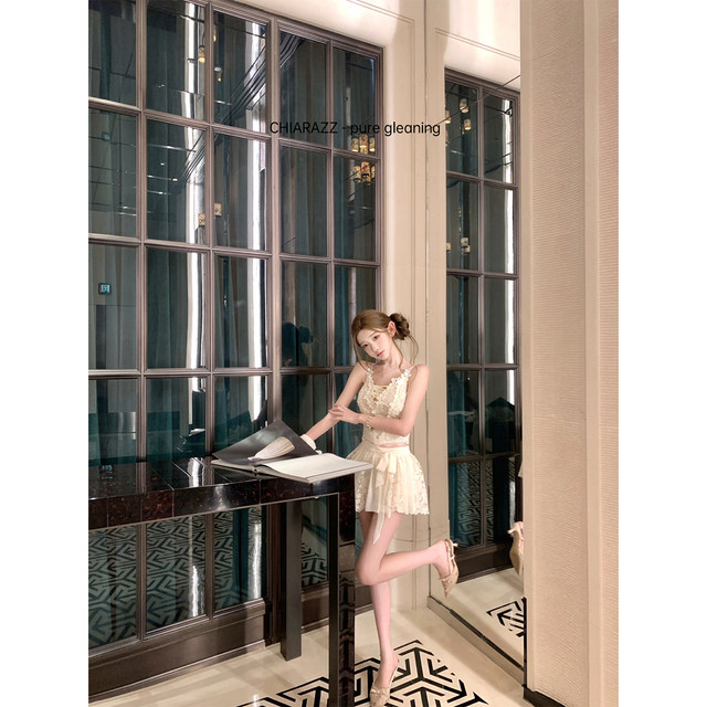 ສິ້ນກະໂປງ lace suspender elegant ຂອງ Ji Zhaozhao