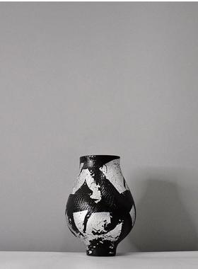 现代简约创意陶瓷花瓶锡箔装饰售楼部插花酒店拼色博古架装饰摆件