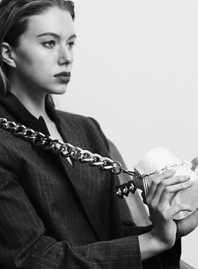 PEARLONA简单巴洛克珍珠迷你水桶包女小众原创设计感装饰斜挎包包