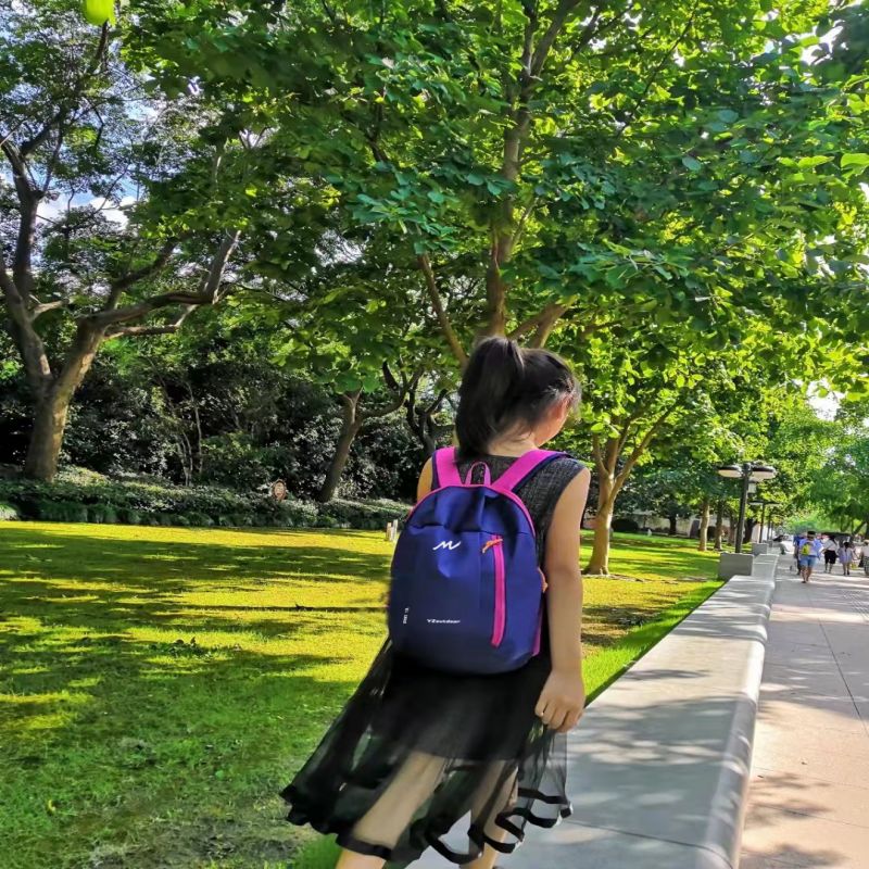 迪卡户外儿童学生双肩背包防水轻便补课运动包印字定制LOGO礼品包-图2