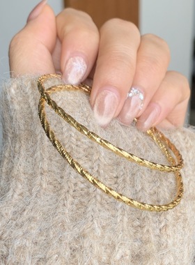 新款简约手镯时尚不掉色波点麻花素圈手镯小众日常百搭叠戴手饰品