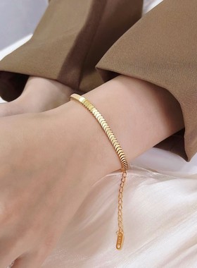 日韩简约鱼鳞手链女小众高级感复古小众设计新款气质百搭手饰