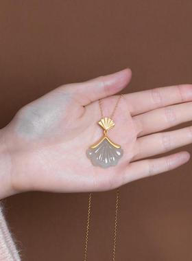 银杏叶项链女扇形小裙子锁骨套链镀金仿和田玉吊坠小众设计感挂坠