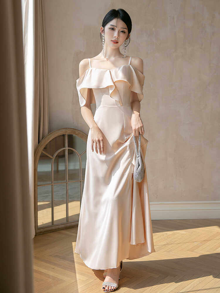 香槟色缎面伴娘服2024新款小众高级感姐妹团礼服裙女显瘦日常可穿
