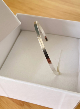 最后一批男女情侣手环手镯