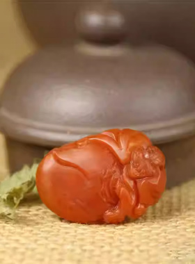 云南保山南红玛瑙蝙蝠寿桃挂件