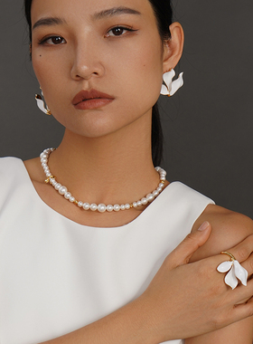 vk饰品 花间集【玉蘭花開】玉兰花贝珠锁骨项链高级轻奢时尚颈链