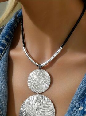 Europe and The United States Personality Round Piece Pendant