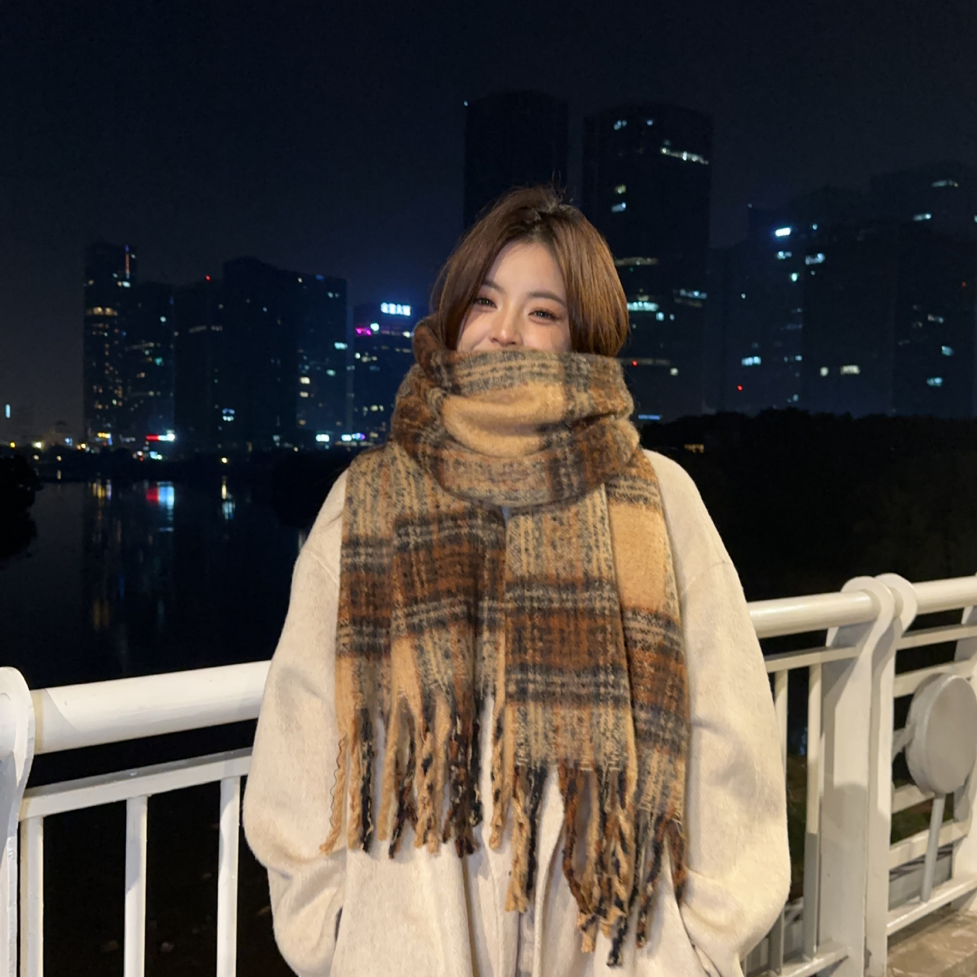TD美拉德风棕色仿羊绒围巾女冬季高级感流苏马海毛加厚围脖韩版新_拉夏 HOME_服饰配件/皮带/帽子/围巾-第4张图片-提都小院