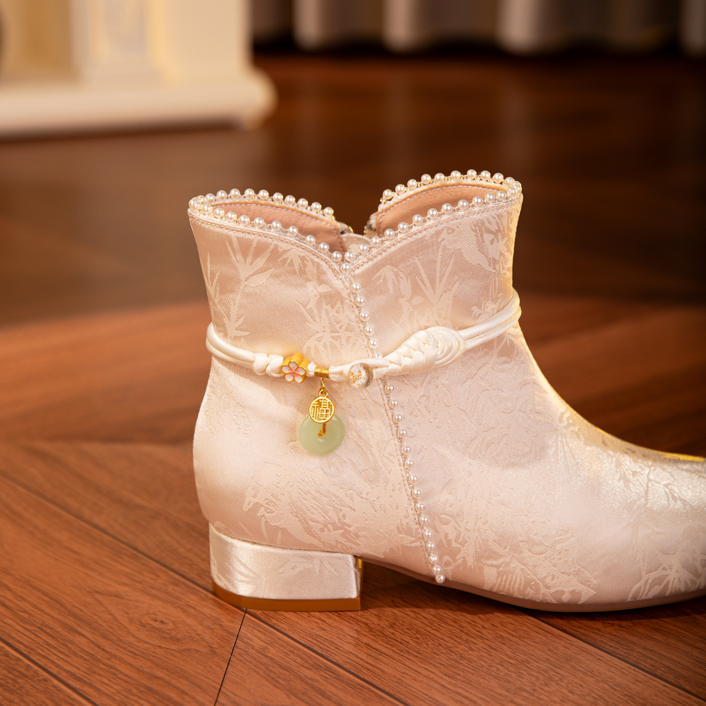 舞绣缘新中式女鞋配旗袍短靴女秋冬珍珠装饰低跟复古百搭时装靴子,淘宝优惠券,粉丝福利购,淘宝优惠卷