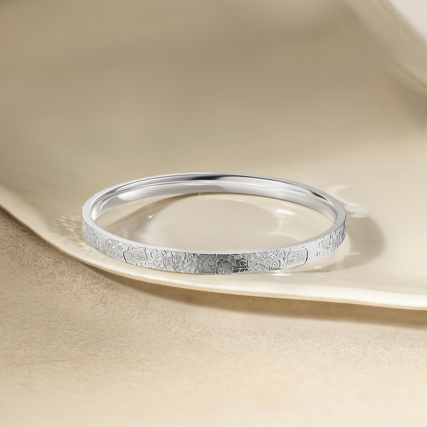 周六福碎冰冰麻将招财手镯女款S999银实心镯子本命年礼物送女友,淘宝优惠券,粉丝福利购,淘宝优惠卷