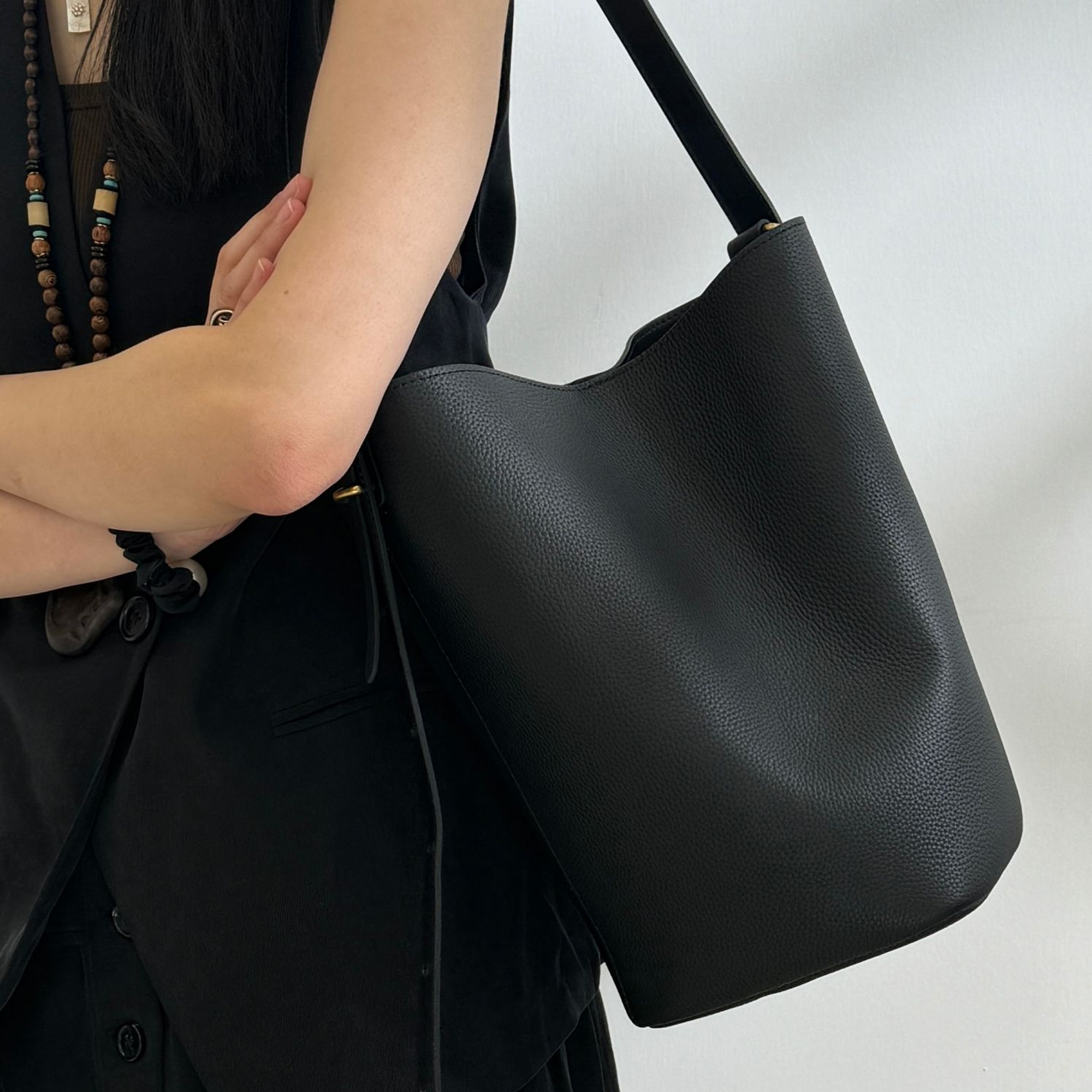 牛皮水桶包爆款女包慵懒风轻奢大容量通勤包时尚高级感单肩斜挎包,淘宝优惠券,粉丝福利购,淘宝优惠卷