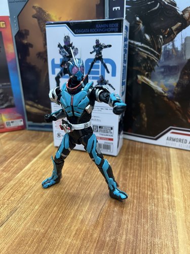 SHF假面骑士国产手办落岩蝗虫单J王牌模型摆件关节可动生日礼物男 - 图3