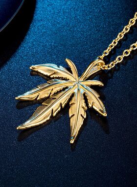 欧美嘻哈夜店幸运枫叶项链男女个性长款钛钢吊坠卫衣链挂件配饰品