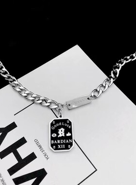 复古幸运铭牌项链男锁骨链嘻哈潮轻奢小众设计感链子男生高级链女